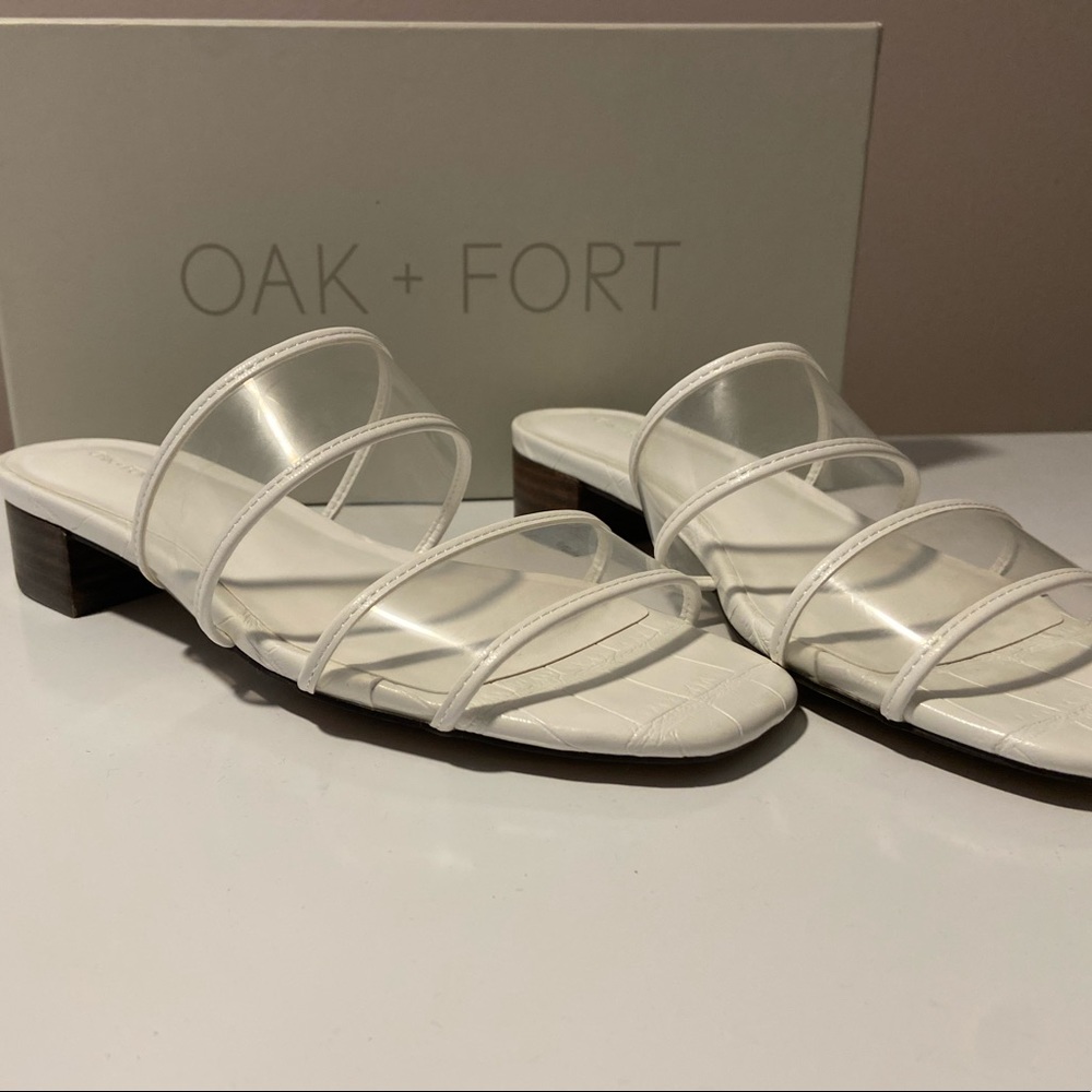 Oak + Fort White Sandals size 5